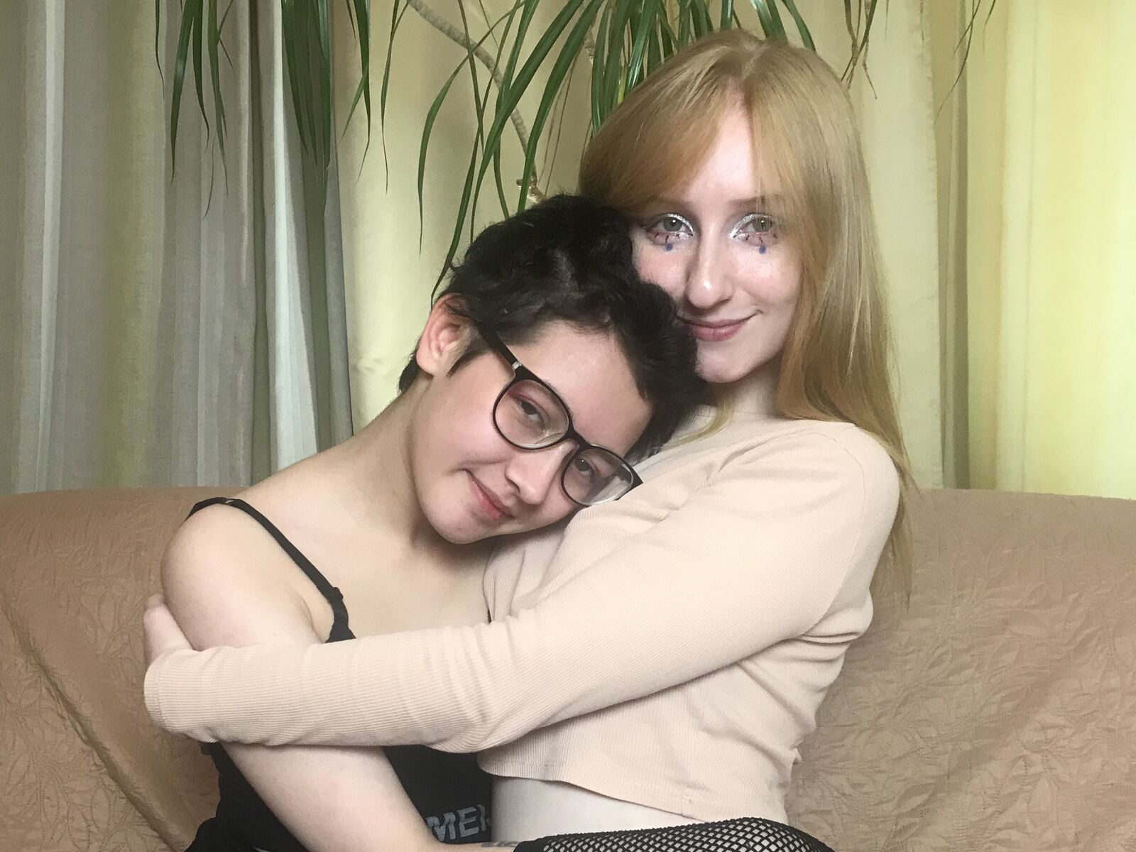 Starte eine Liveshow mit AbbyAndEnni