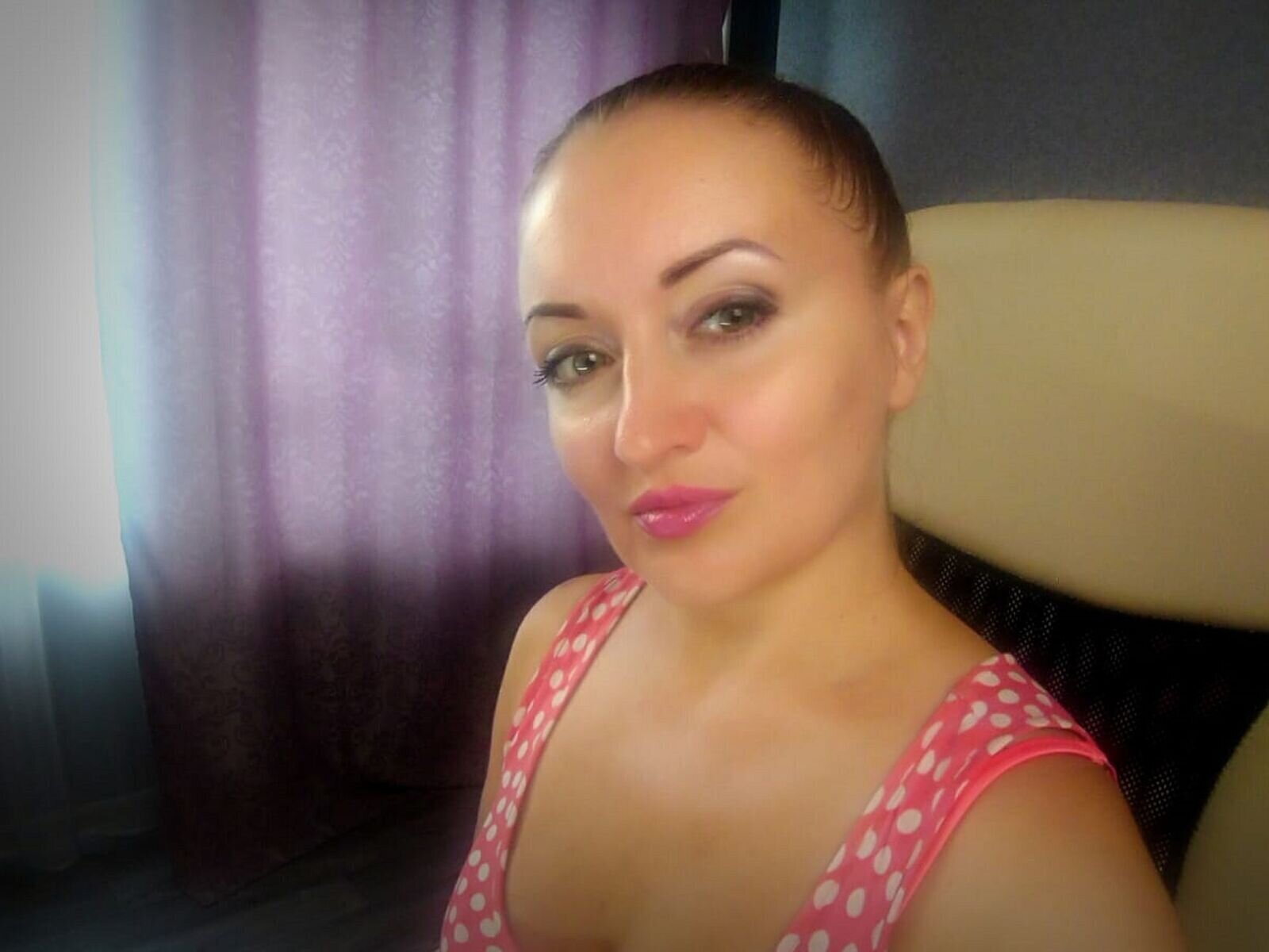 Starte eine Liveshow mit BettyGhavami