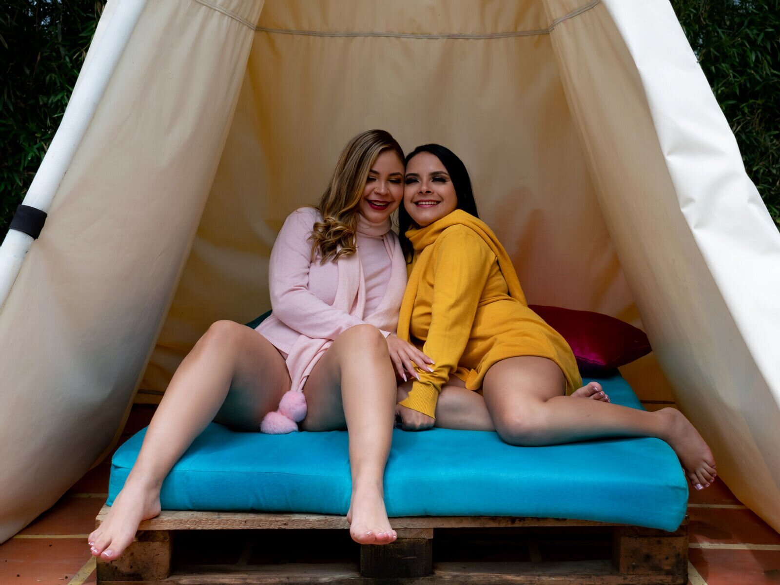 Starte eine Liveshow mit BrittanyAndKiara