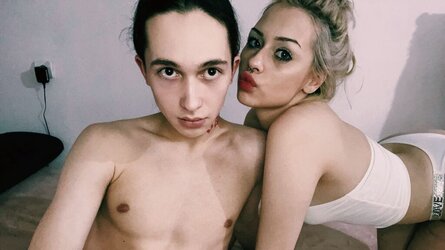 Starte eine Liveshow mit DianaAndLeo