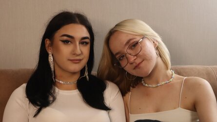 Starte eine Liveshow mit FloraAndGwen