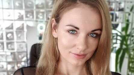 Starte eine Liveshow mit MelinaKurkova