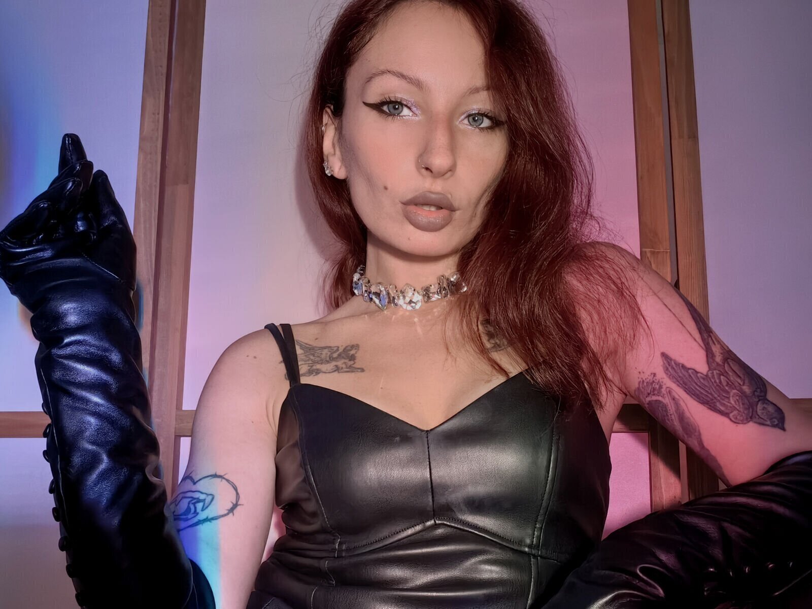 Starte eine Liveshow mit RoseCrowley