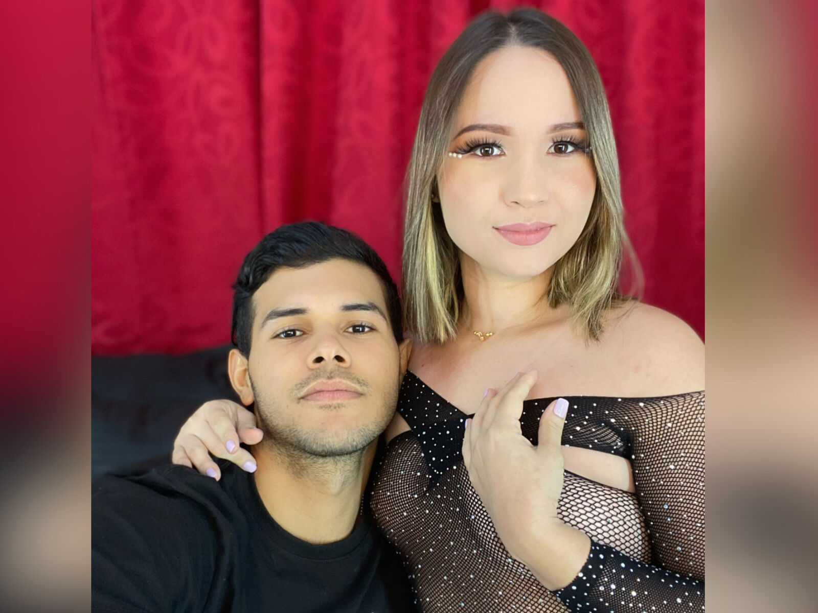 Starte eine Liveshow mit VinnyAndElizabet