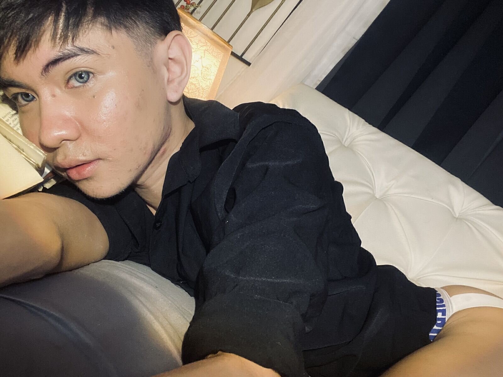 Starte eine Liveshow mit AidanPerkins