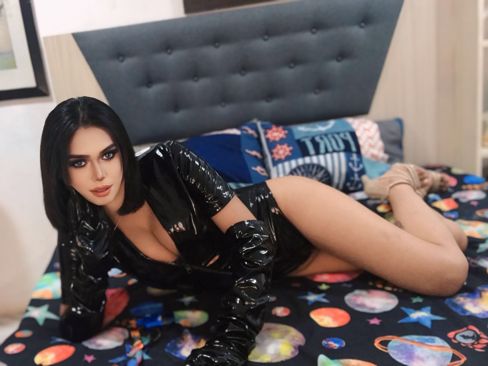 Starte eine Liveshow mit TaralGonzales